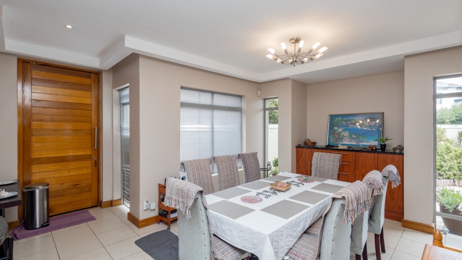 4 Bedroom Property for Sale in Sunset Beach Western Cape